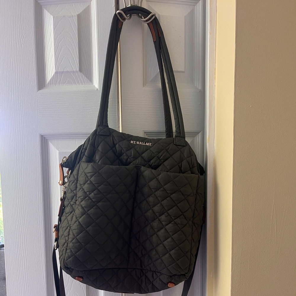 MZ WALLACE METRO QUATRO TOTE MAGNET OXFORD QUILTED TAUPE GREIGE - EUC
